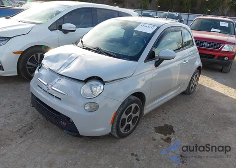 2017 Fiat 500E Battery Electric z USA, uszkodzony, nr VIN 3C3CFFGE8HT530039